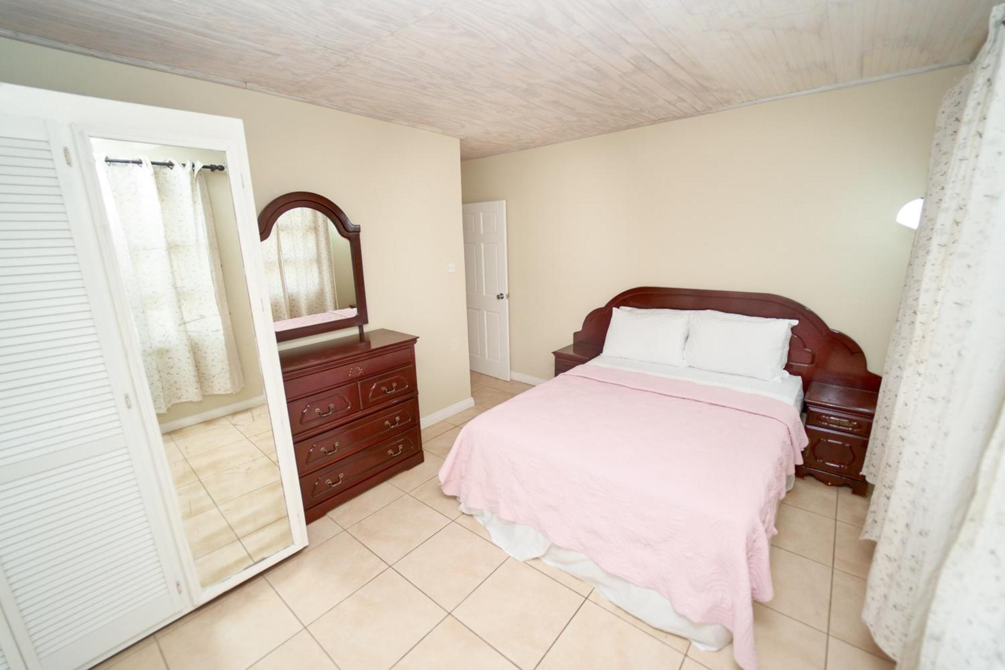 Spacious 3-Bedroom Home - Regency Park Bridgetown Exterior photo